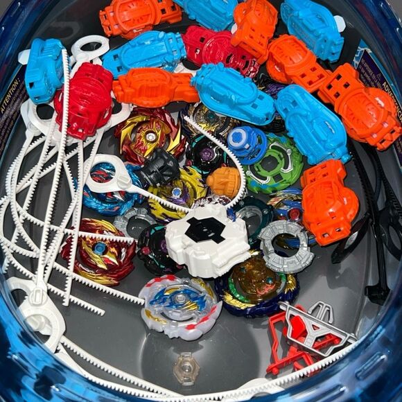 Lot of BeyBlade Burst & Burst Stadium Set - Picture 1 of 5